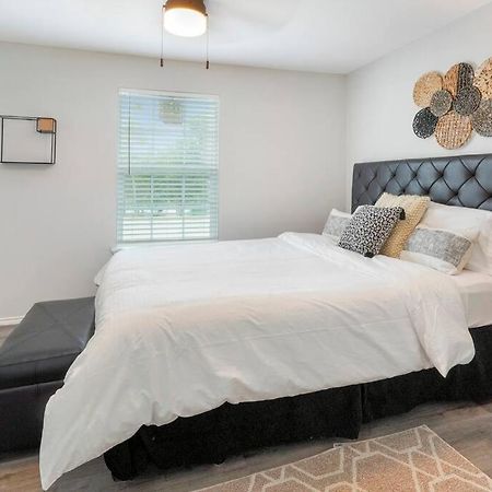 Cozy Two Bedroom Home Minutes From Downtown! Houston Bagian luar foto